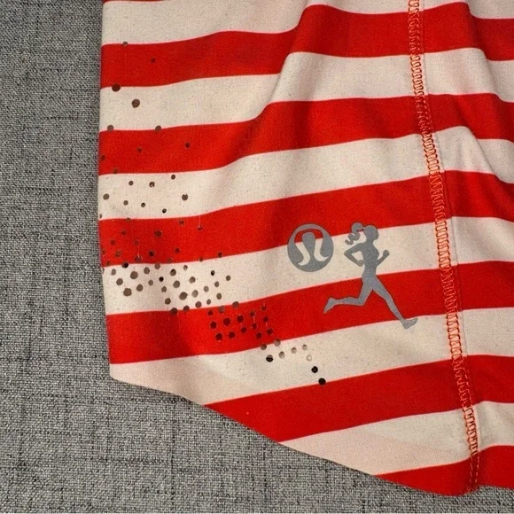 Lululemon Run Light As Air Short Fearless Red Waldo Stripe 2012 Seawheeze Size 8 - Picture 9 of 11